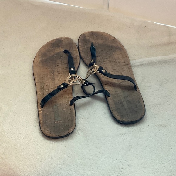 Michael Kors Black Sandals with Gold Logo - Picture 6 of 7